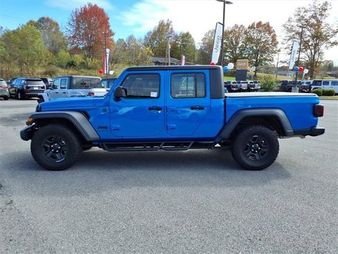 Used 2024 Jeep Gladiator Sport image 7