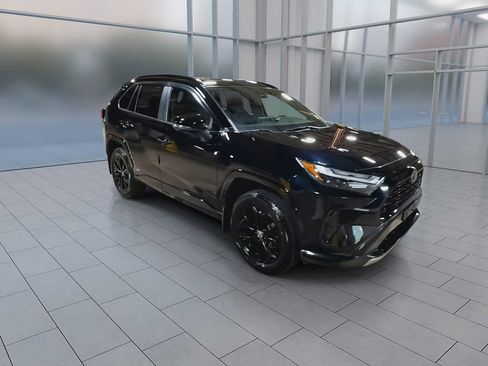Used 2023 Toyota RAV4 SE w/ Convenience Package AWD/4WD image 2
