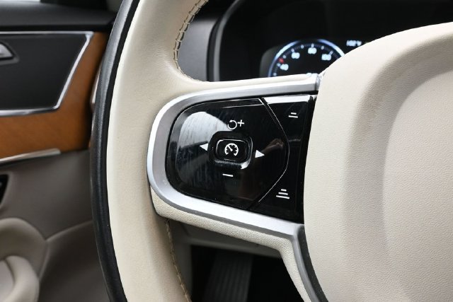 Used 2021 Volvo XC90 T6 Momentum w/ Climate Package AWD/4WD image 24