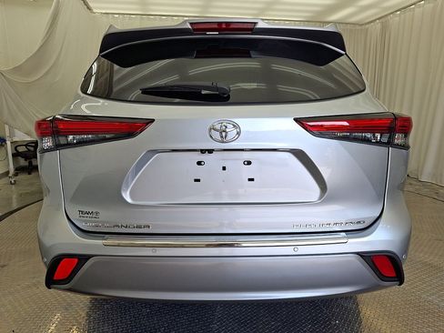 Used 2023 Toyota Highlander Platinum AWD/4WD image 26
