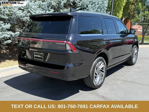 Used 2025 Lincoln Navigator Reserve AWD/4WD image 8