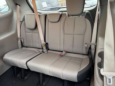 Used 2015 Kia Sedona EX w/ EX Premium Package image 11
