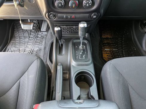 Used 2017 Jeep Wrangler Sport AWD/4WD image 19