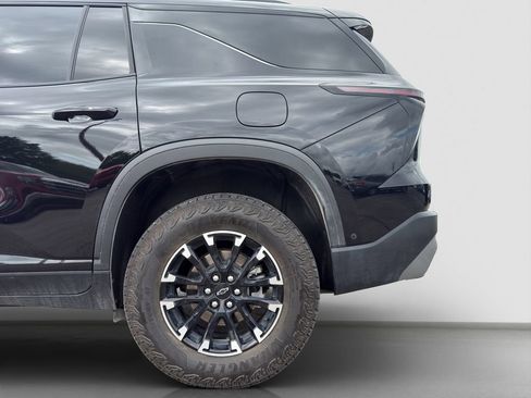 Used 2024 Chevrolet Traverse Z71 w/ Enhanced Driving Package AWD/4WD image 21