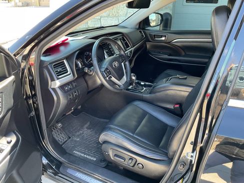 Used 2018 Toyota Highlander Limited image 14