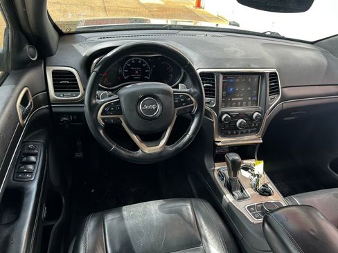 Used 2017 Jeep Grand Cherokee Limited image 2