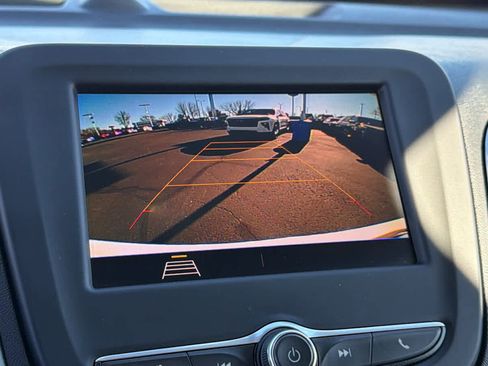 Used 2020 Chevrolet Equinox LT image 16