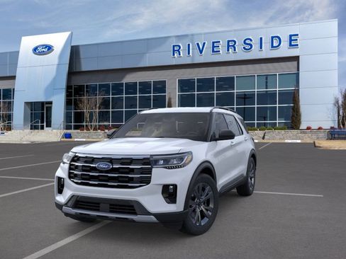 New 2026 Ford Explorer Active w/ Active Comfort Package image 3