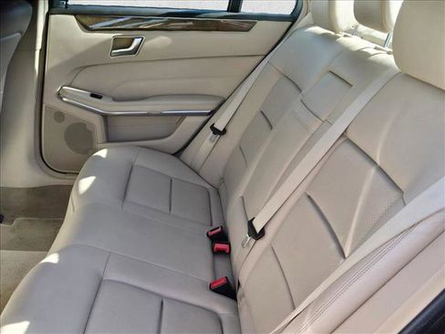 Used 2014 Mercedes-Benz E 350 Sedan image 19