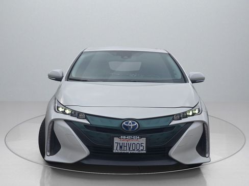 Used 2017 Toyota Prius Prime Premium image 2