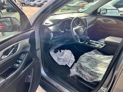 Used 2019 Chevrolet Traverse LT image 9