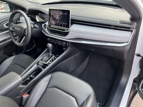 Used 2024 Jeep Compass Latitude w/ Sun and Sound Group image 21