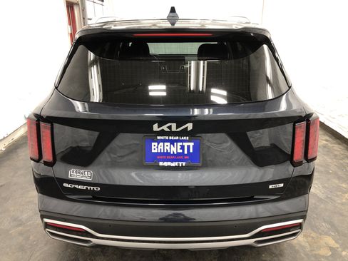 Certified 2023 Kia Sorento EX image 7