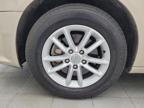Used 2016 Dodge Grand Caravan SXT FWD image 31