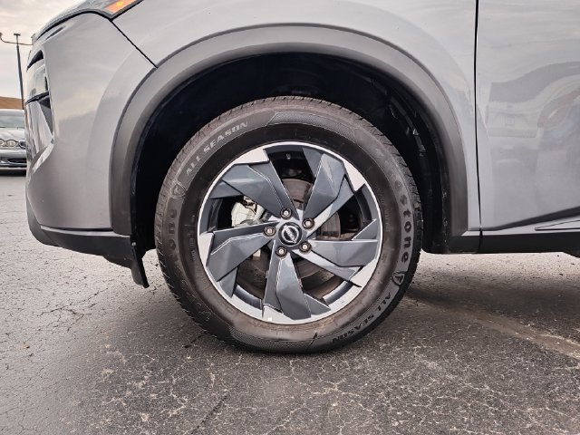 Certified 2025 Nissan Rogue SV AWD/4WD image 10