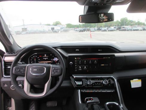 New 2026 GMC Sierra 1500 Denali AWD/4WD image 17