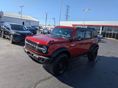 Used 2023 Ford Bronco Wildtrak image 5