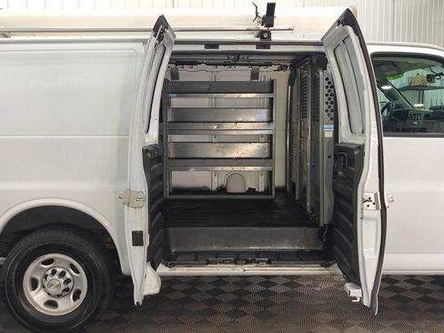 Used 2021 Chevrolet Express 2500 RWD image 21