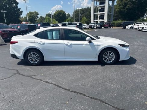 Used 2025 Toyota Camry LE w/ Convenience Package FWD image 5