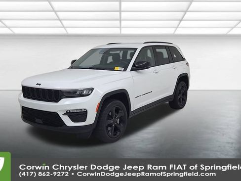 Certified 2023 Jeep Grand Cherokee Limited w/ Black Appearance Package image 5