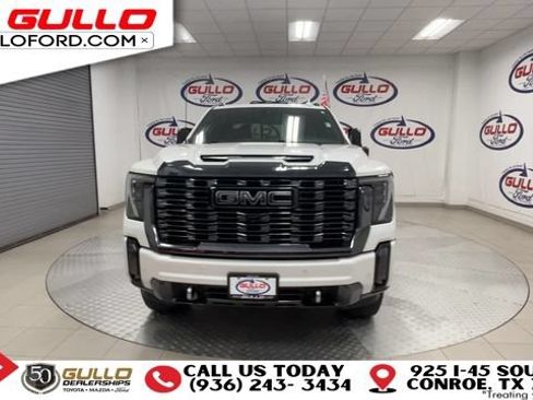 Used 2024 GMC Sierra 2500 Denali Ultimate w/ Max Trailering Package AWD/4WD image 3