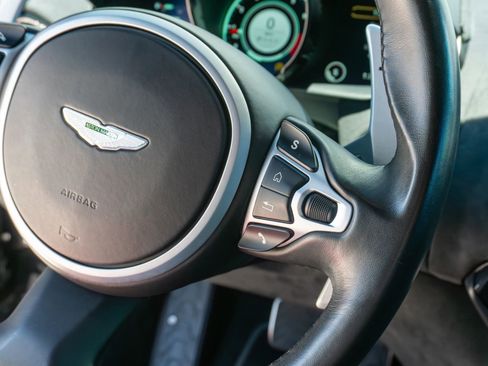 Used 2020 Aston Martin V8 Vantage Coupe RWD image 50