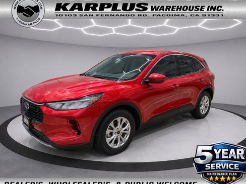 Used 2023 Ford Escape Active w/ Tech Pack #2 FWD image 1