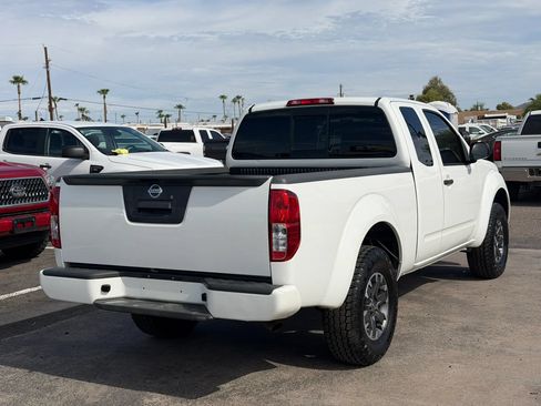Used 2015 Nissan Frontier Desert Runner RWD image 9