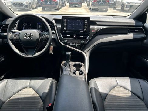 Used 2022 Toyota Camry SE FWD image 2