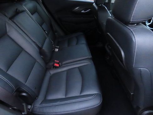 Used 2024 GMC Terrain SLE image 13