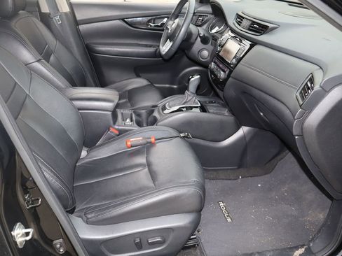 Used 2020 Nissan Rogue SL FWD image 16