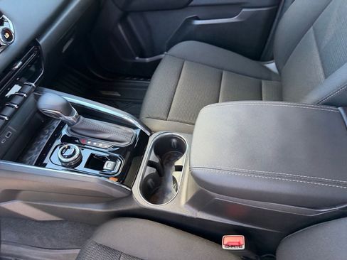 Used 2025 GMC Canyon Elevation w/ Convenience Package AWD/4WD image 18