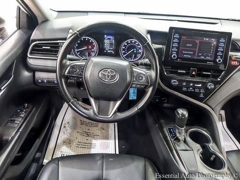 Used 2021 Toyota Camry SE FWD image 17