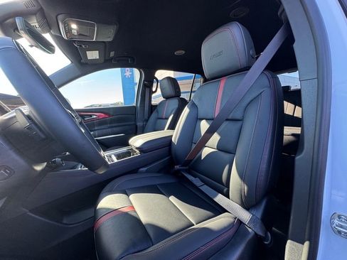 New 2026 Chevrolet Traverse RS image 13