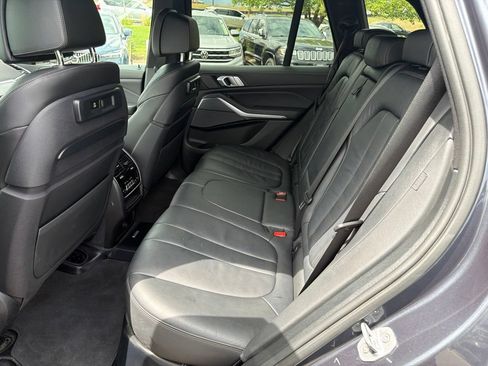 Used 2019 BMW X5 xDrive50i w/ Parking Assistance Package AWD/4WD image 19