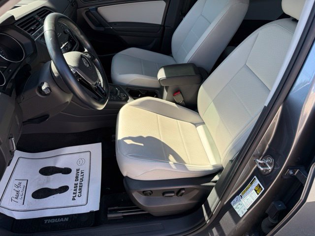 Used 2018 Volkswagen Tiguan SE AWD/4WD image 24