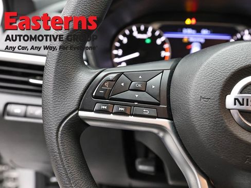 Used 2022 Nissan Altima 2.5 SV FWD image 15