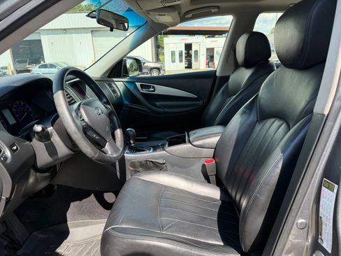 Used 2017 INFINITI QX50 AWD image 2