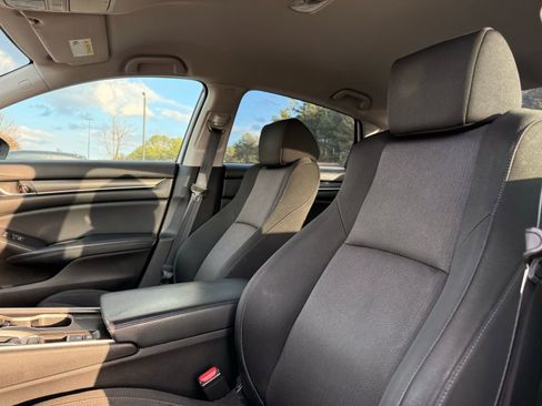 Used 2018 Honda Accord LX image 15