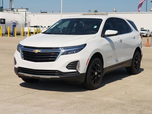 Used 2024 Chevrolet Equinox LT w/ LPO, Floor Liner Package AWD/4WD image 3