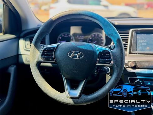 Used 2018 Hyundai Sonata SE w/ Cargo Package FWD image 18