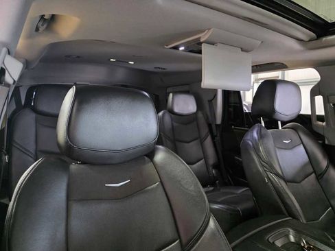 Used 2016 Cadillac Escalade Luxury image 27