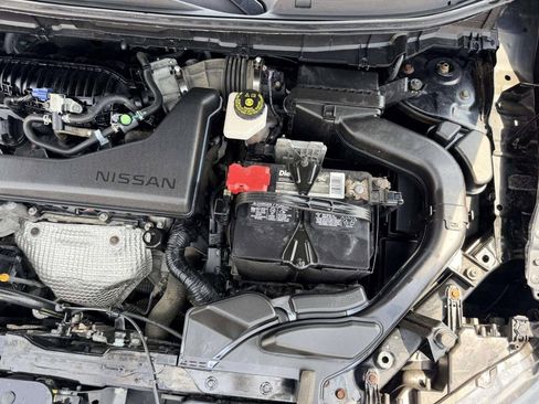 Used 2017 Nissan Rogue SV AWD/4WD image 14
