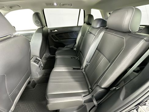 Used 2024 Volkswagen Tiguan SE FWD image 24