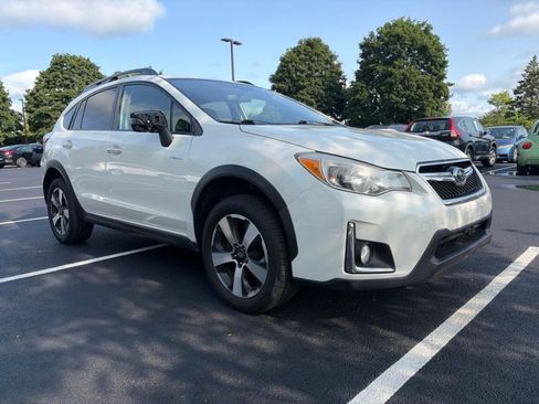 Used 2016 Subaru Crosstrek Touring AWD/4WD image 3