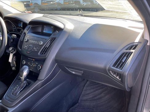 Used 2018 Ford Focus SE image 17