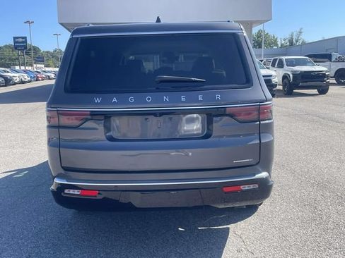 Used 2024 Jeep Wagoneer L Series II w/ Flexible Seating Group RWD image 5