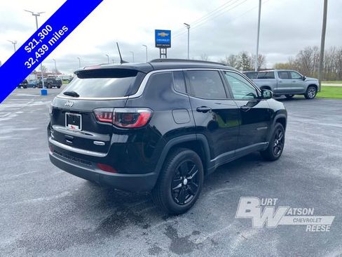 Used 2022 Jeep Compass Latitude AWD/4WD image 7