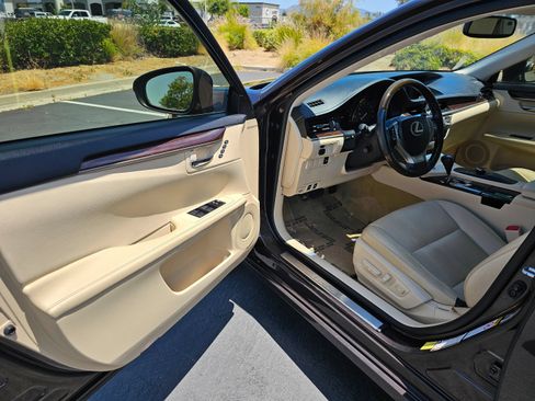 Used 2013 Lexus ES 350 w/ Premium Pkg FWD image 15