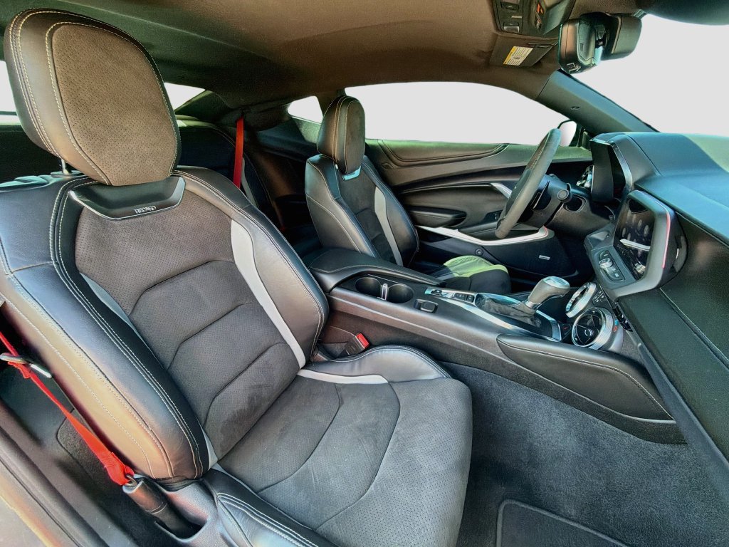 Used 2022 Chevrolet Camaro SS RWD image 27